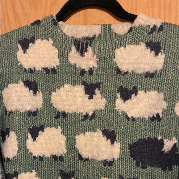 Green Sheep Pattern Sweater - Picture 2 of 7